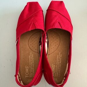 TOMS Women's Red Canvas Shoes